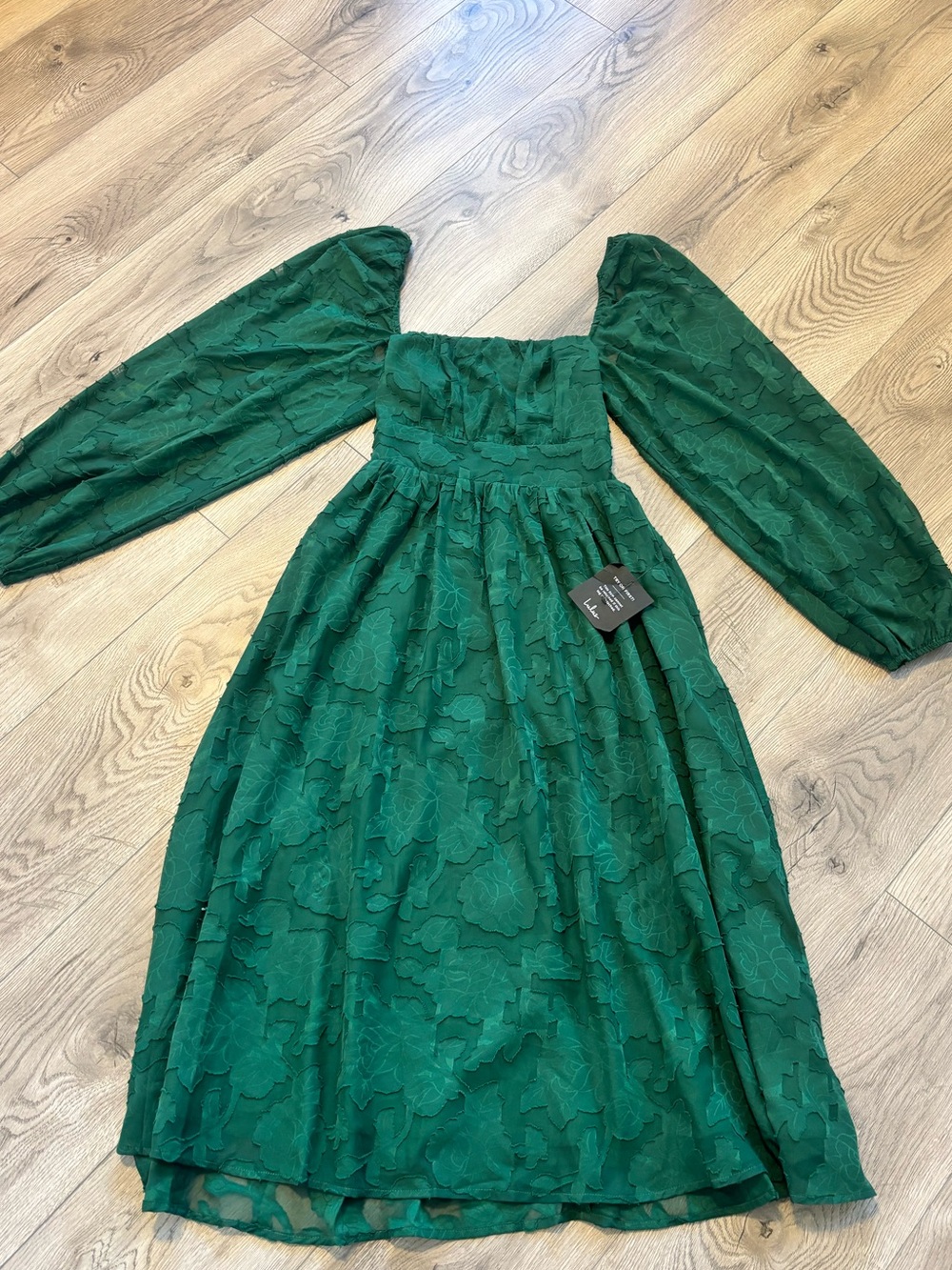 Lulus NWT Emerald Green Floral Jacquard Maxi Dress Long Sleeve Tie Back Size S - Picture 4 of 11